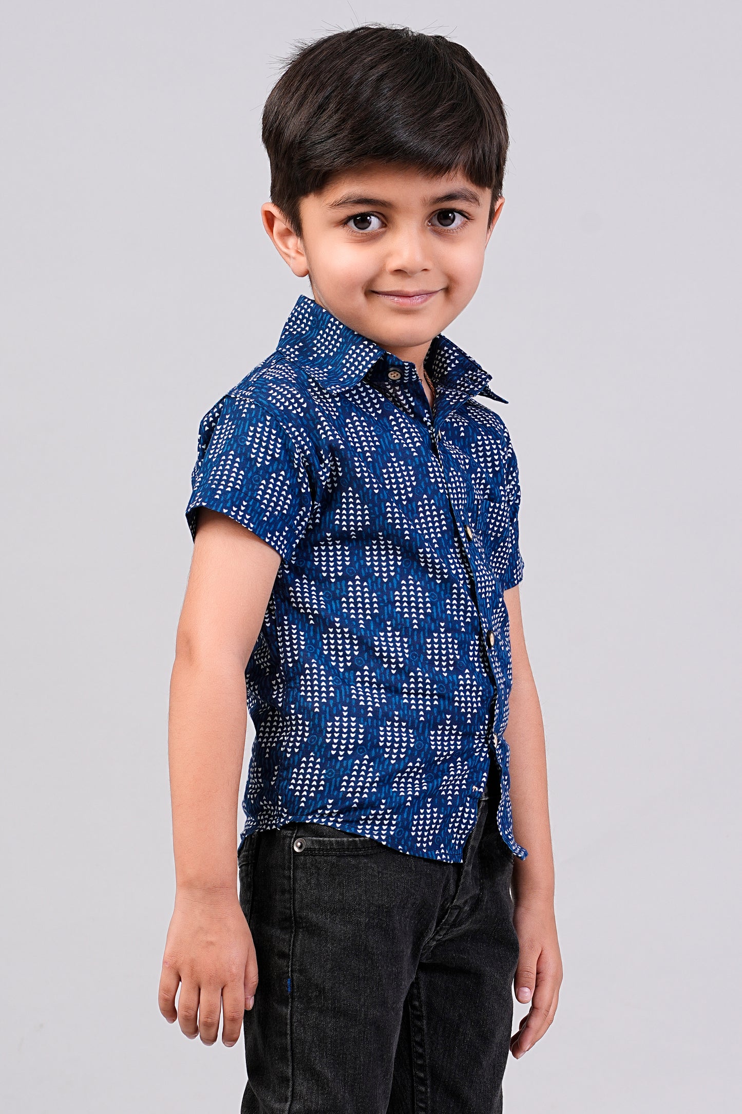 Boy's Indigo Printed Half-Sleeves Shirts