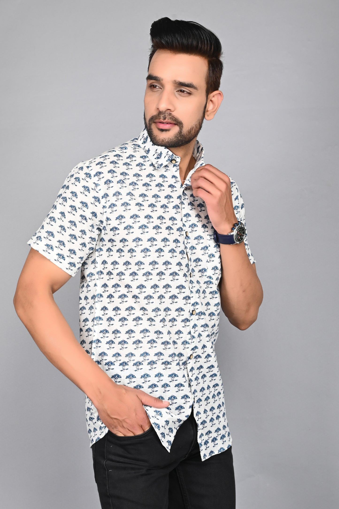 Men's Blue Floral Printed Half-Sleeves shirts
